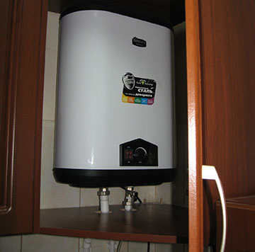 водонагреватель на кухне